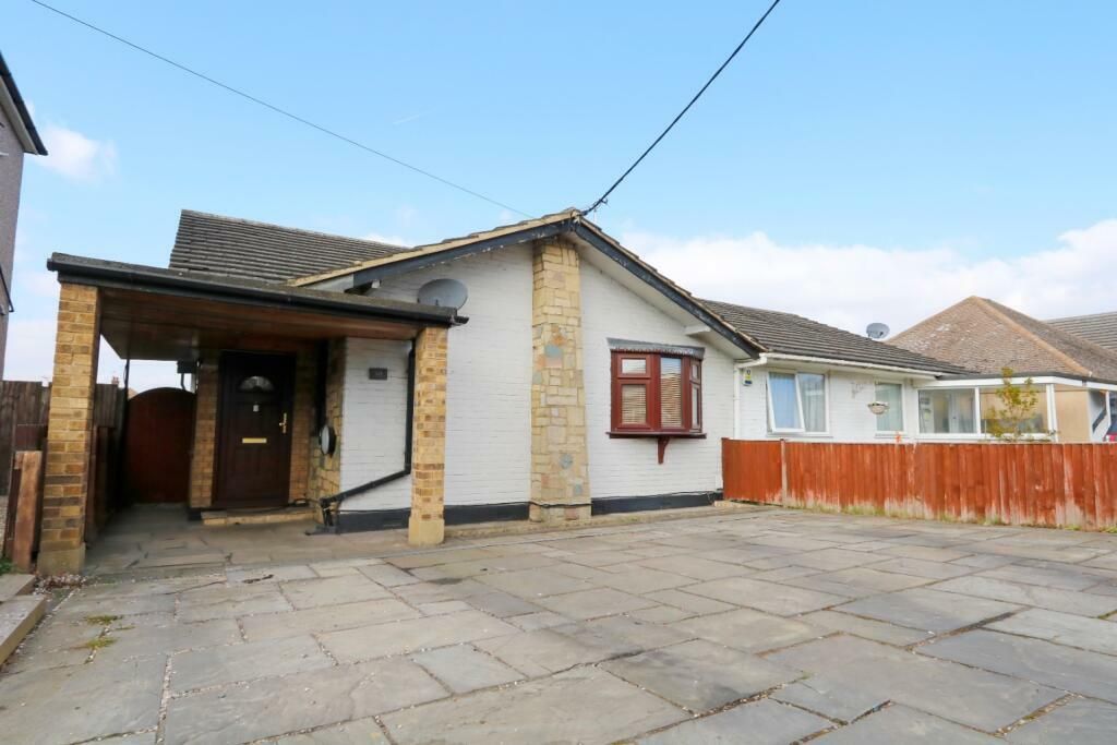 3 bed semi-detached bungalow