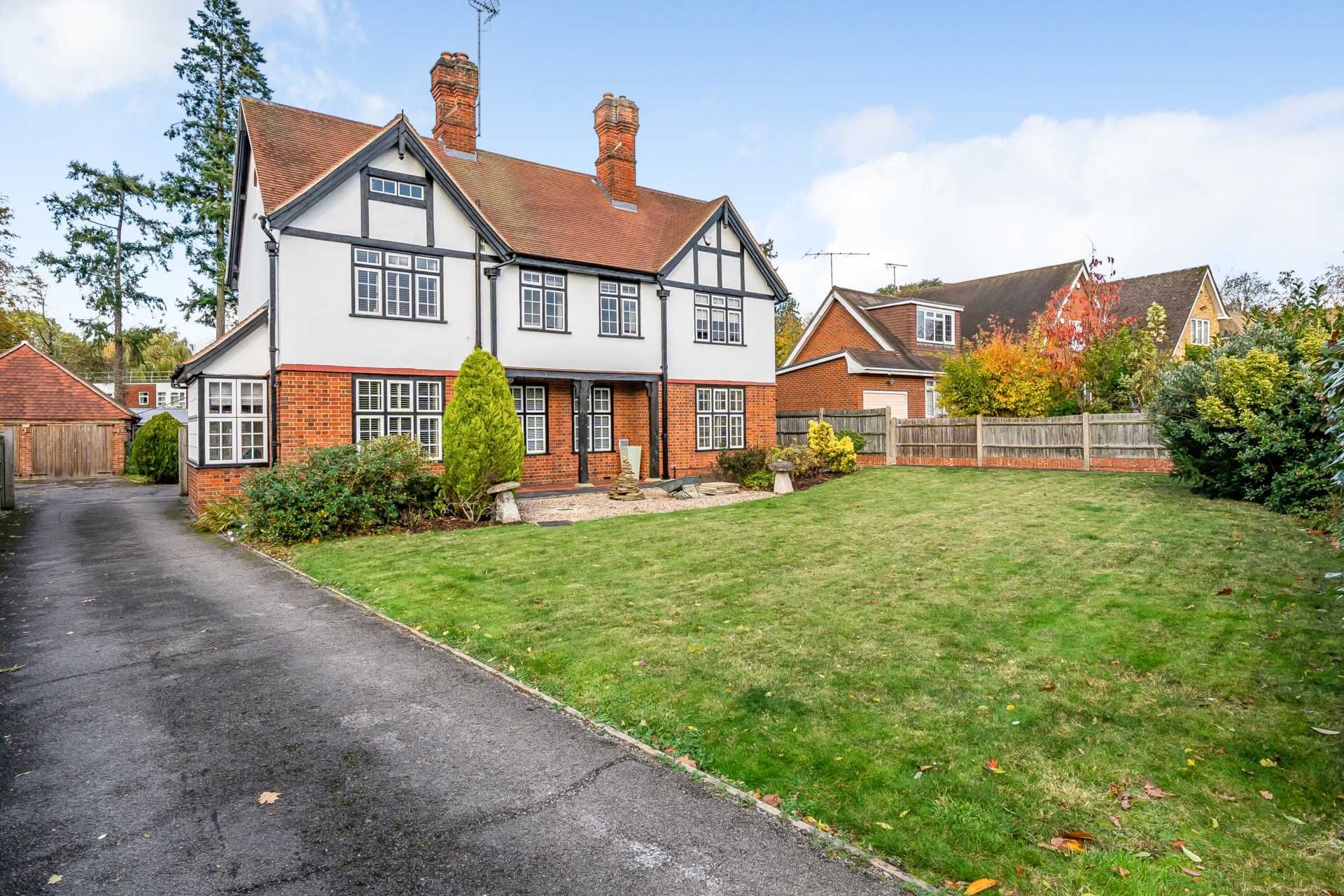 4 bed detached house