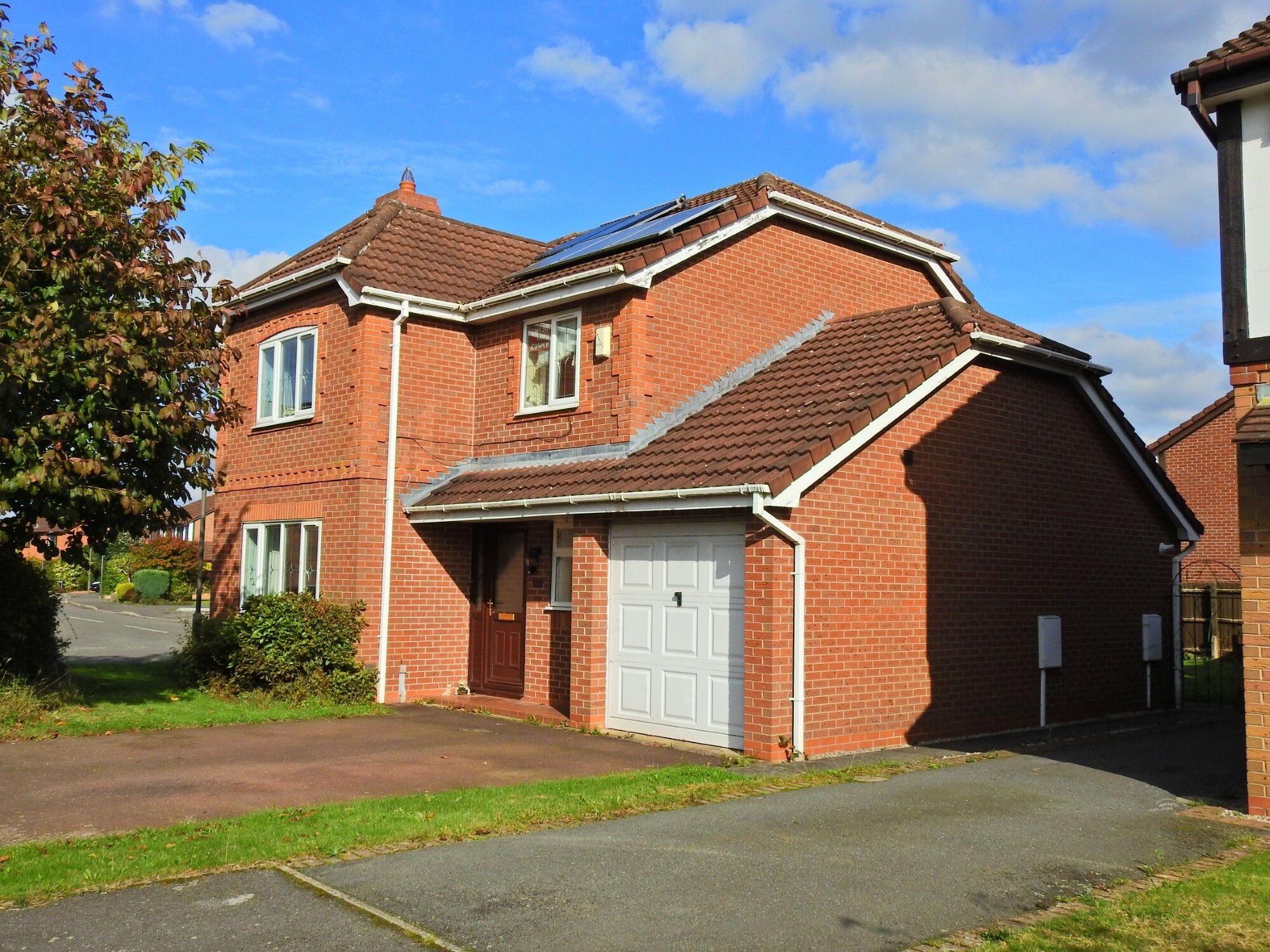 4 bed detached house