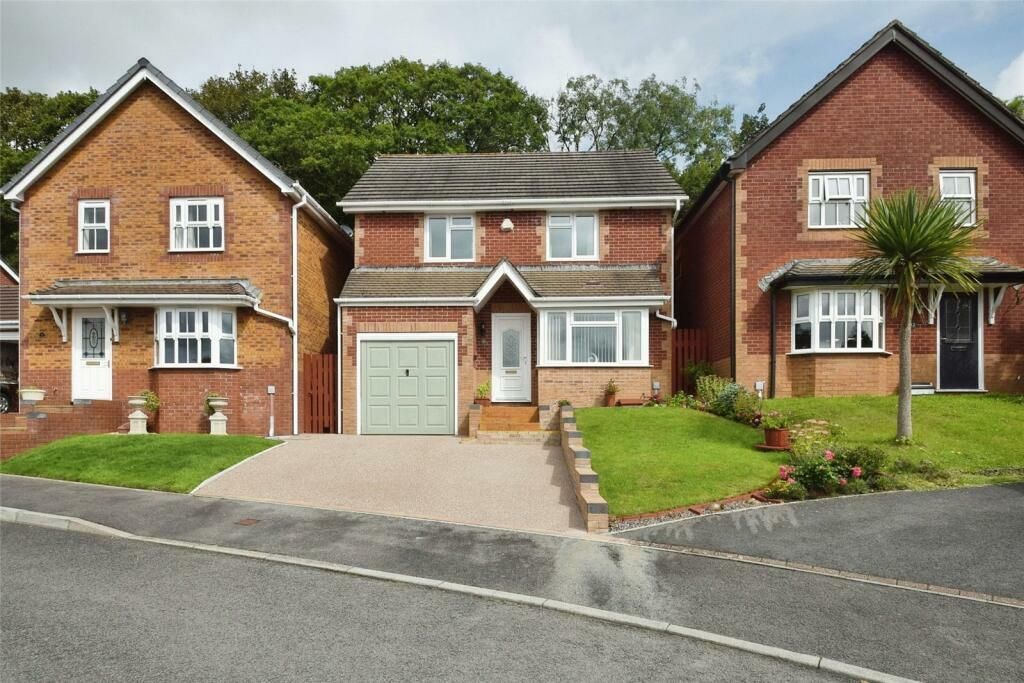 3 bed detached house