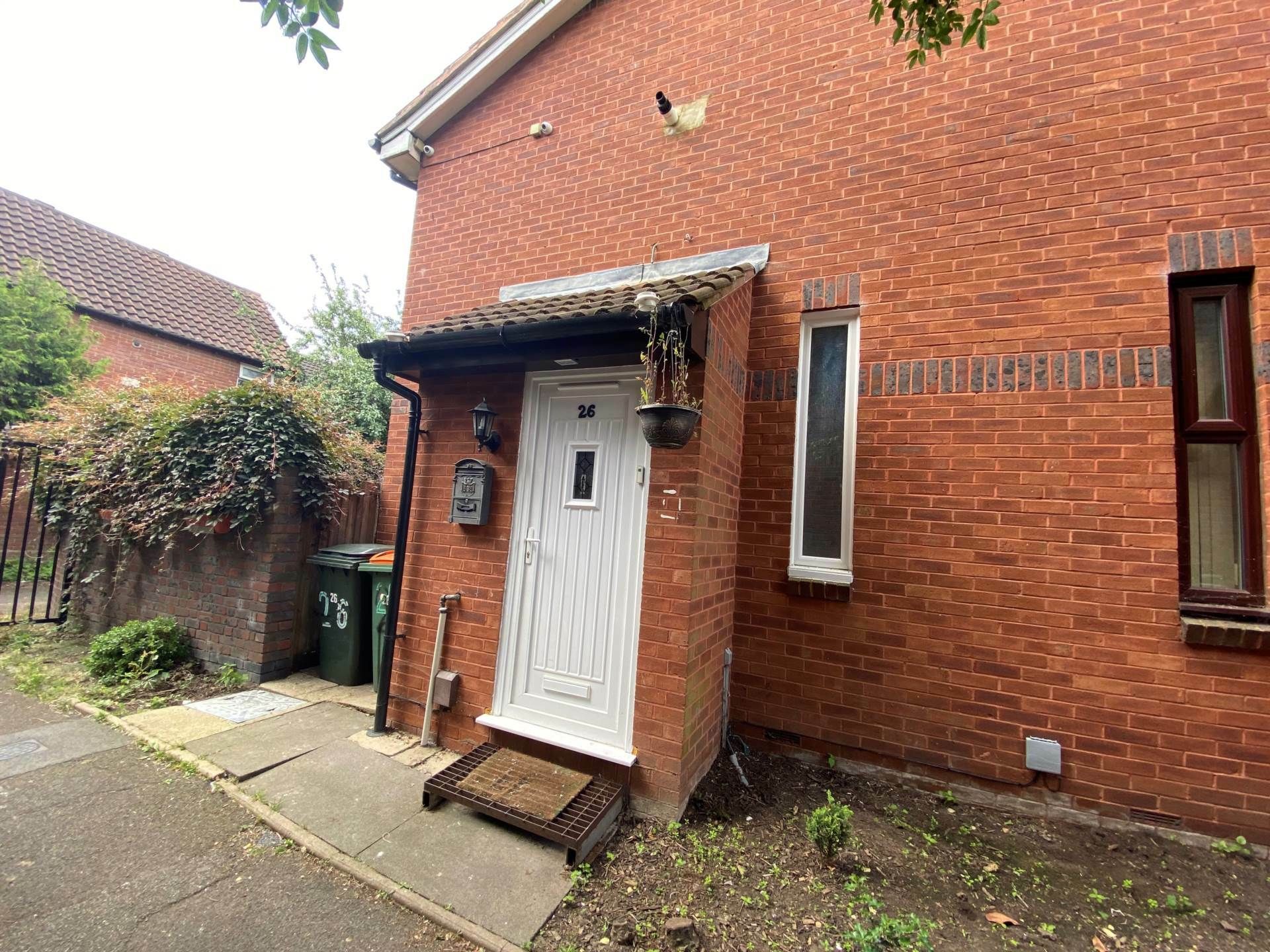 1 bedroom semi-detached house for sale