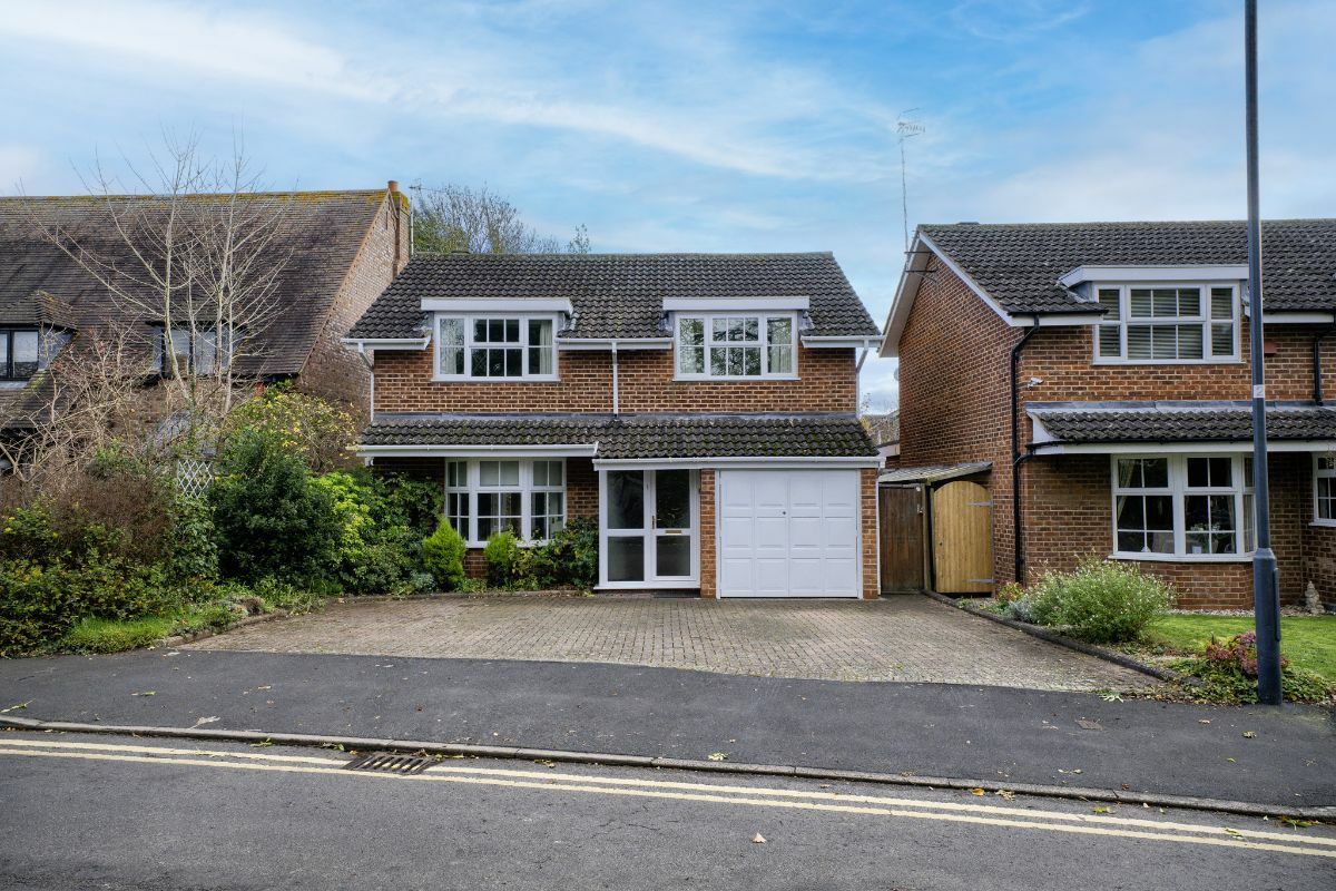 4 bed detached house