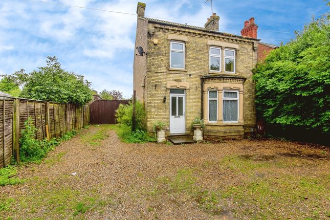 3 bed detached house