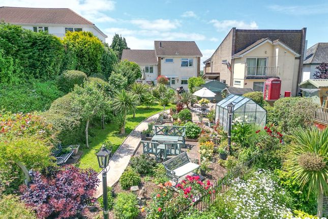 3 bed detached house