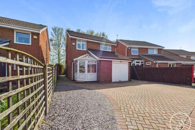 Oakdale Meadow, Leeds 3 bed detached house for sale