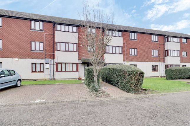 Teviot Avenue, Aveley RM15 1 bed flat for sale
