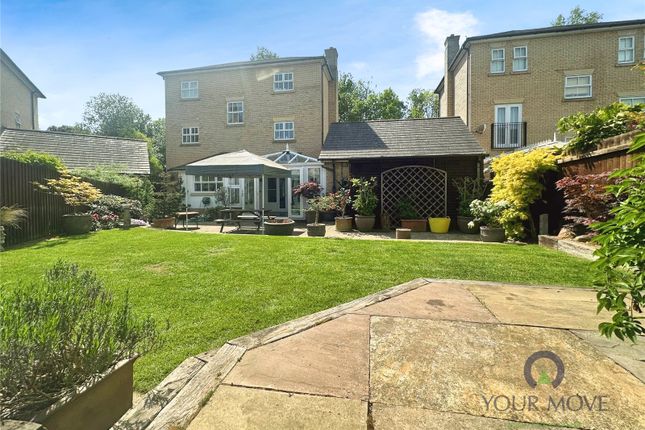 6 bed detached house