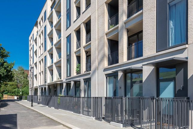 Faraday Road, North Kensington, W10 1 bed apartment for sale