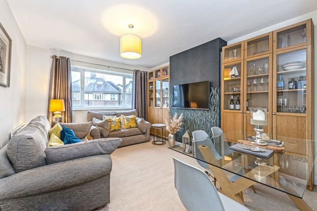 Balham Park Road, London SW12 2 bed flat for sale