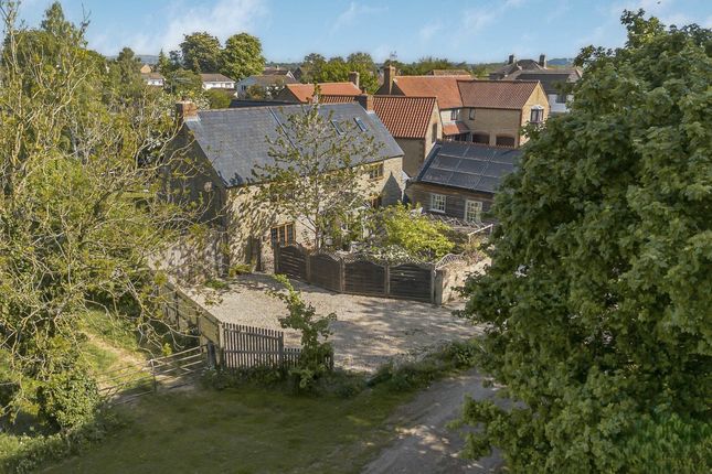 The Green, Longcot, SN7 6 bed detached house for sale
