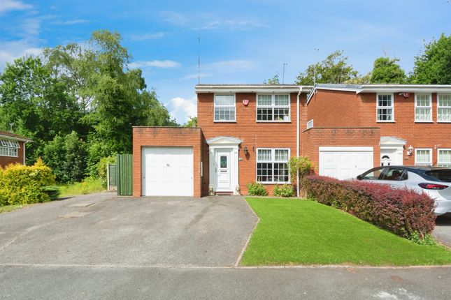 3 bedroom link detached house for sale