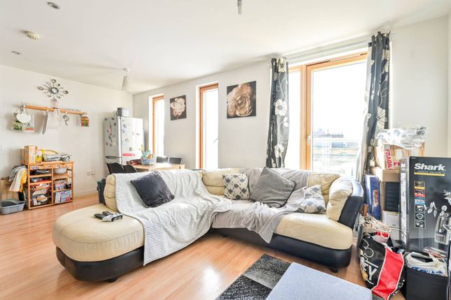 Crampton Street, Elephant and Castle... 3 bed flat for sale