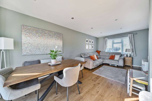 Deansway, Hemel Hempstead, HP3 3 bed terraced house for sale
