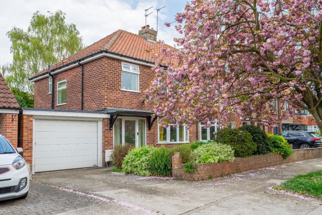 3 bed semi-detached house