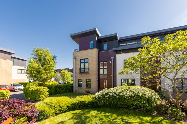 3 bedroom town house for sale