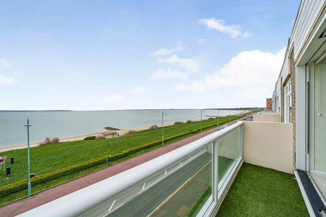 Marine Parade West, Hampshire PO13 3 bed flat for sale