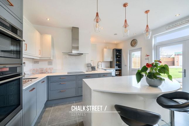 Babington Road, Hornchurch, RM12 4 bed detached house for sale