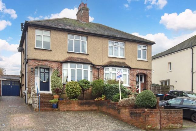 Christchurch Road, Hemel Hempstead 3 bed semi