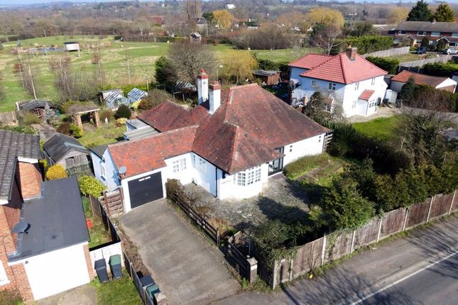 Bumbles Green, Waltham Abbey EN9 3 bed detached bungalow for sale