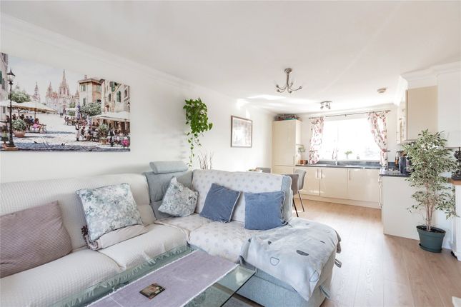 Riverside Place, Lower Southend Road... 3 bed apartment for sale