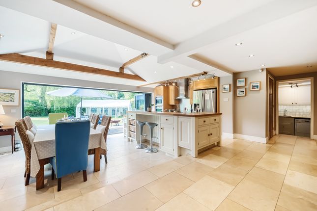 5 bed detached house