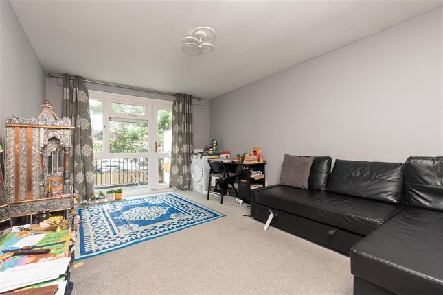 Sevenoaks Close, Romford, Essex 1 bed flat for sale