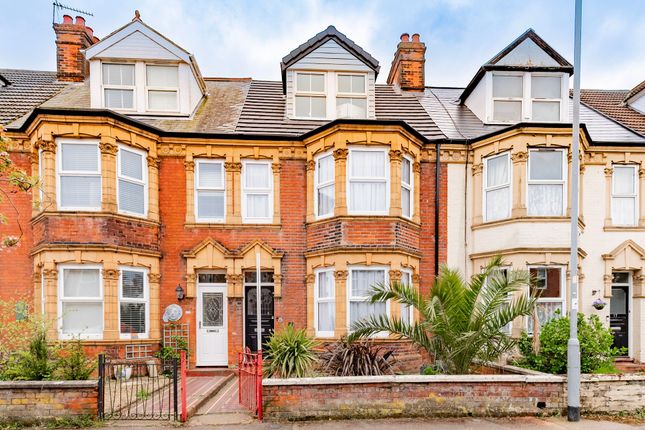 5 bed terraced house