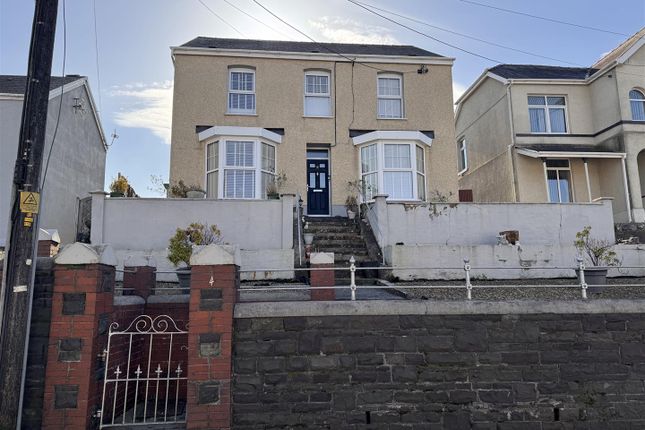 4 bed detached house