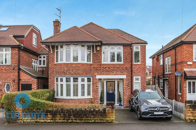4 bed detached house