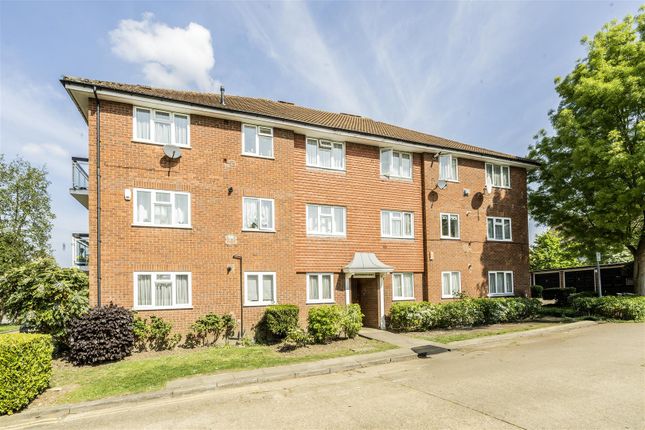 Chatsworth Court, Stanmore HA7 2 bed flat for sale