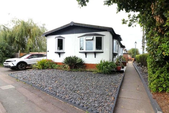 Pepperstock, Luton LU1 2 bed park home for sale