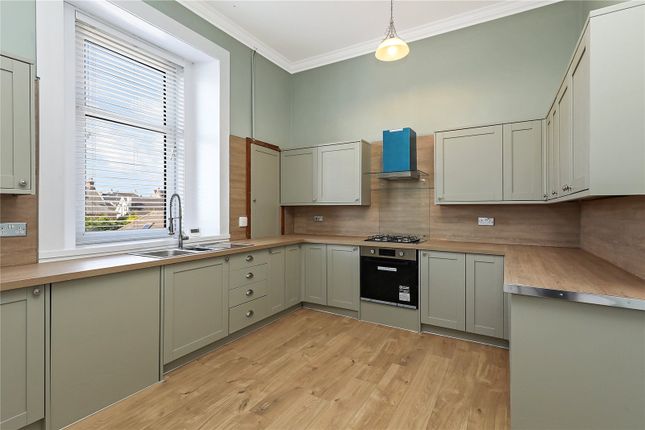 3 bedroom flat for sale