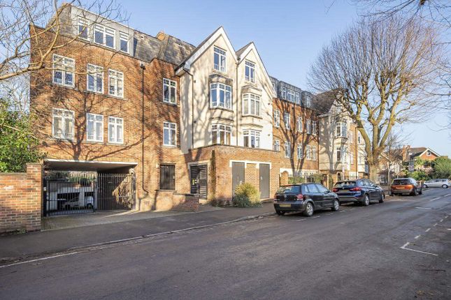 Albany Park Road, Kingston upon Thames 1 bed flat for sale