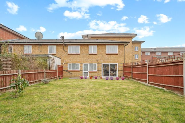 Myddleton Avenue, London 3 bed terraced house for sale