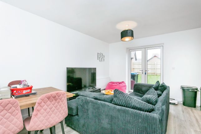 4 bed detached house