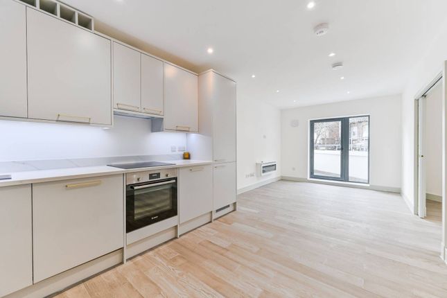 Norbury Crescent, Norbury, London, SW16 1 bed flat for sale