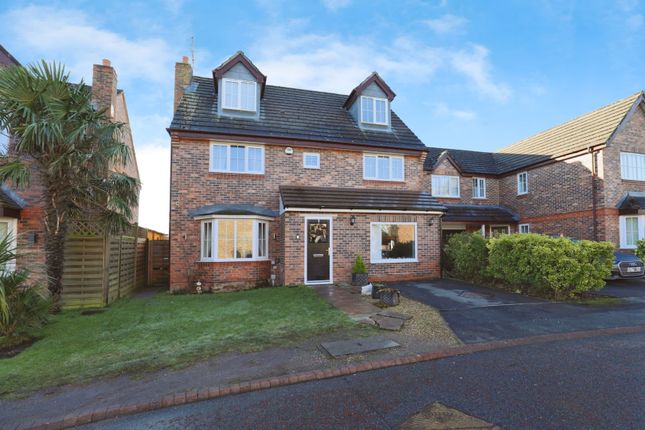 5 bed detached house