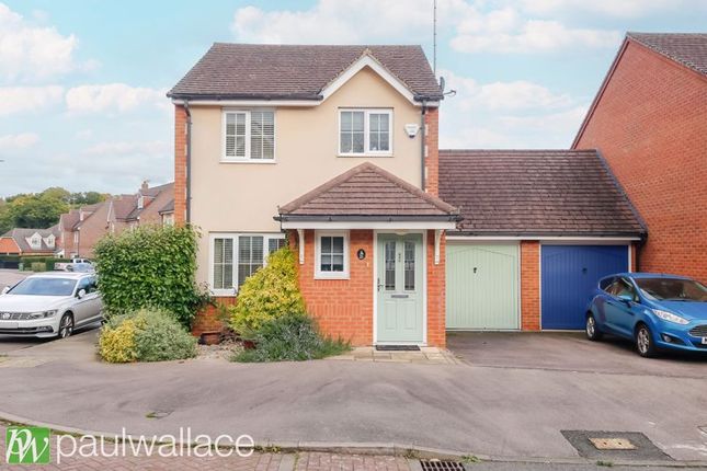 3 bed link detached house