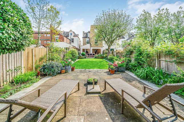 Hopton Road, Streatham, London, SW16 5 bed semi