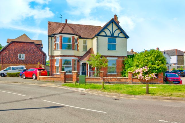 4 bed detached house