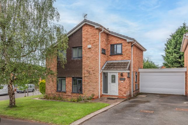 4 bedroom link detached house for sale