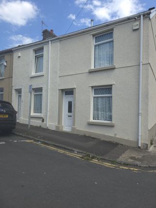 3 bed end terrace house