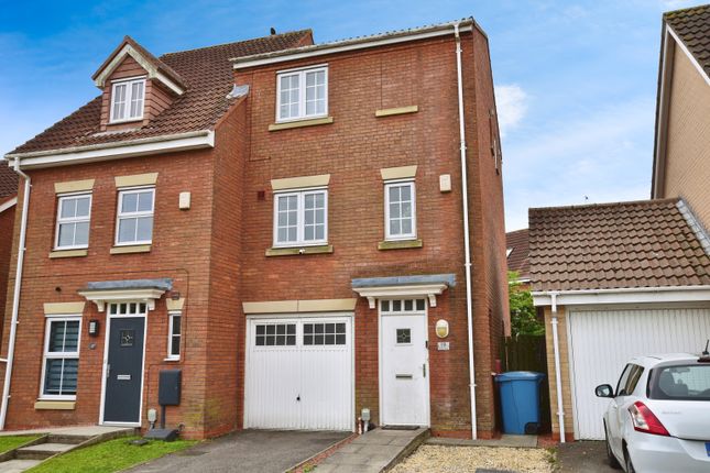 3 bedroom town house for sale