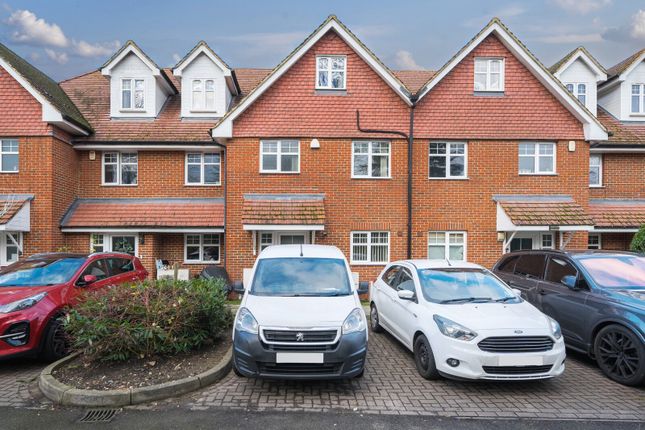 Loxley Close, Byfleet, KT14 4 bed terraced house for sale