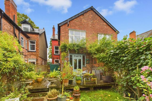5 bedroom semi-detached house for sale