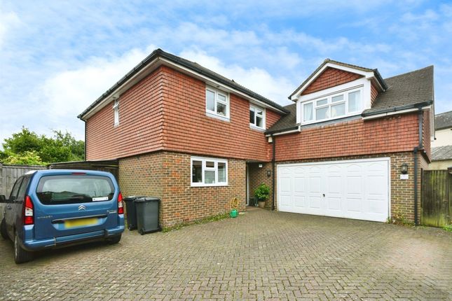 5 bed detached house