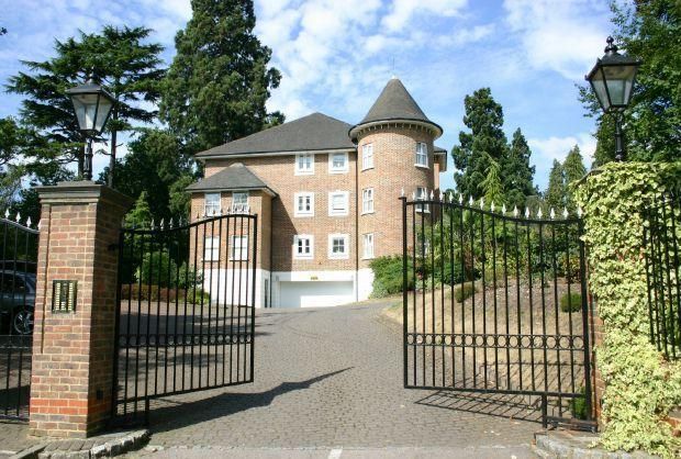Agincourt, Cheapside Road, Ascot... 2 bed apartment for sale