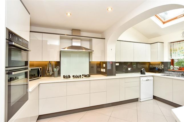 4 bed detached house