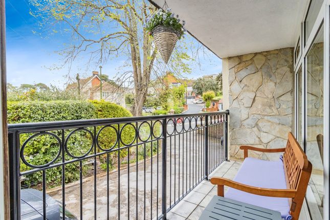 3 bedroom ground floor flat for sale