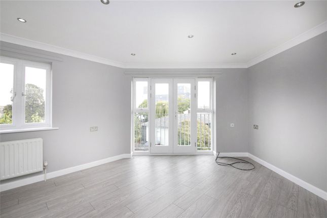 Trowbridge Road, London, E9 2 bed apartment for sale